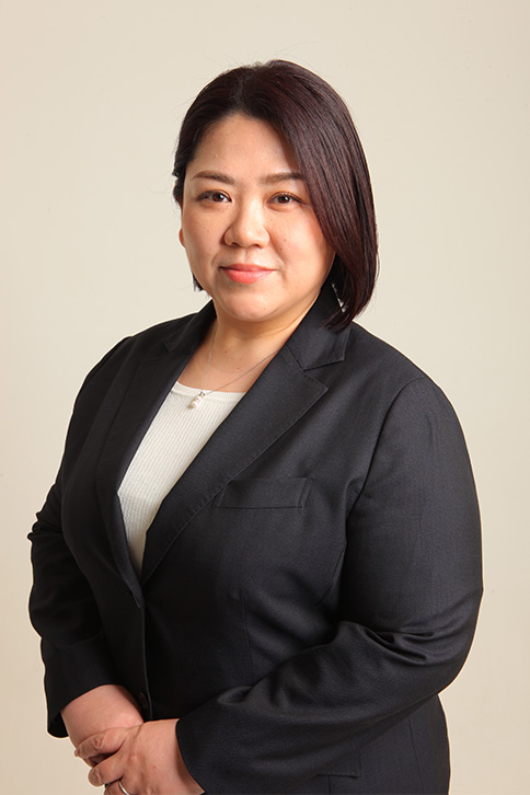 常務取締役　宮本しのぶ（RCS事業担当役員）